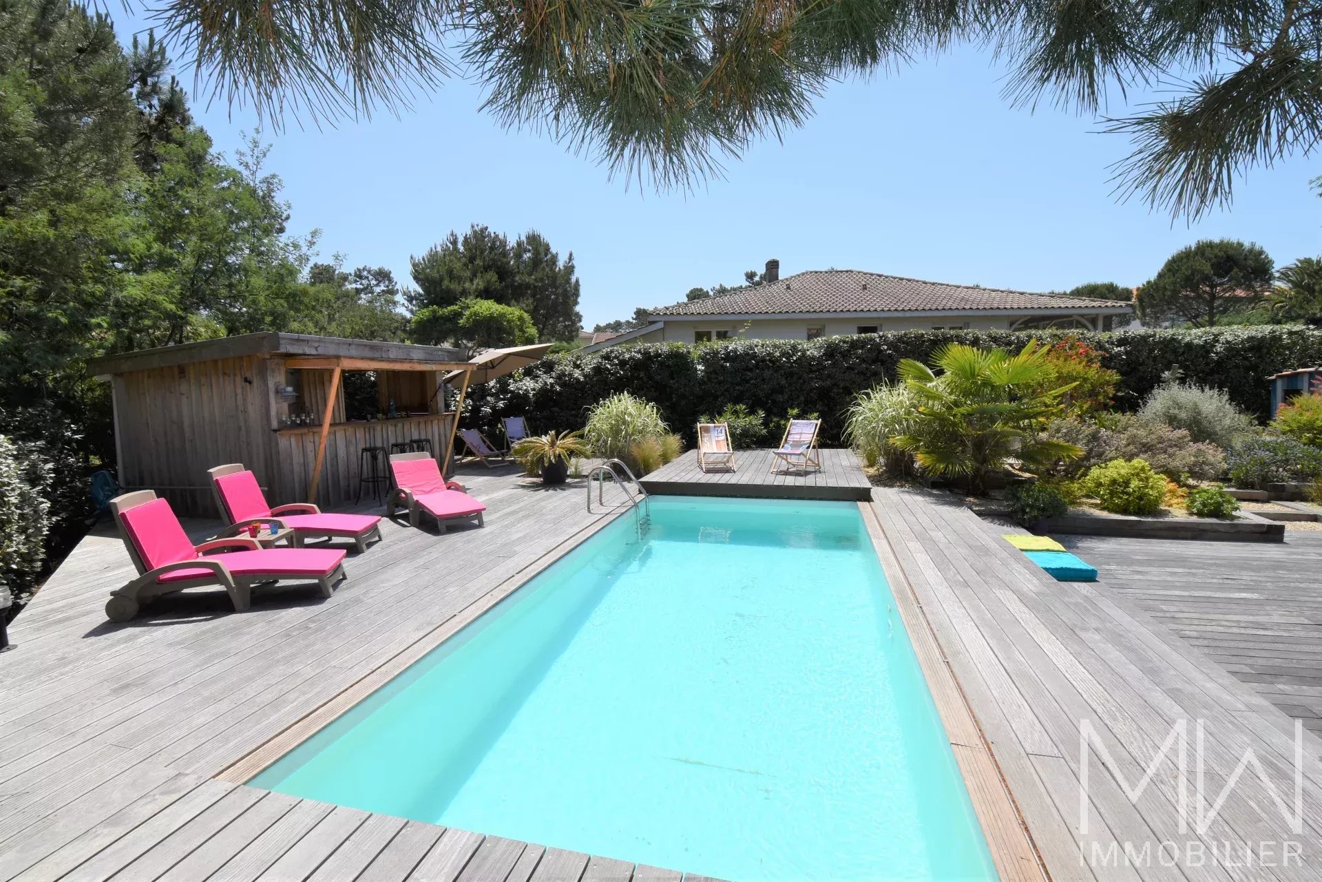 VILLA DE VACANCES AVEC PISCINE – LE CANON  – 8 COUCHAGES