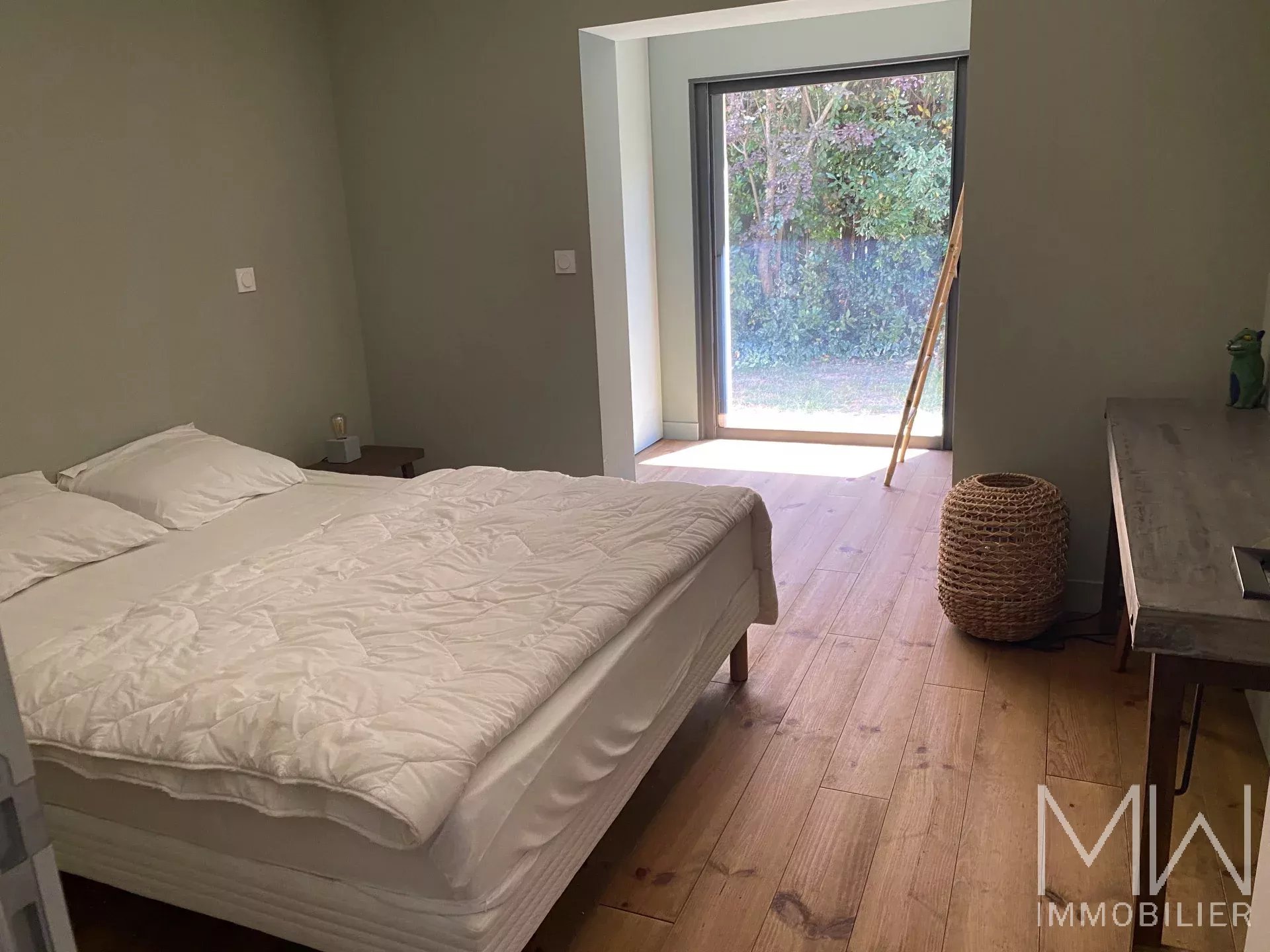 BELLE VILLA BOIS AVEC PISCINE – CAP FERRET – 12 COUCHAGES