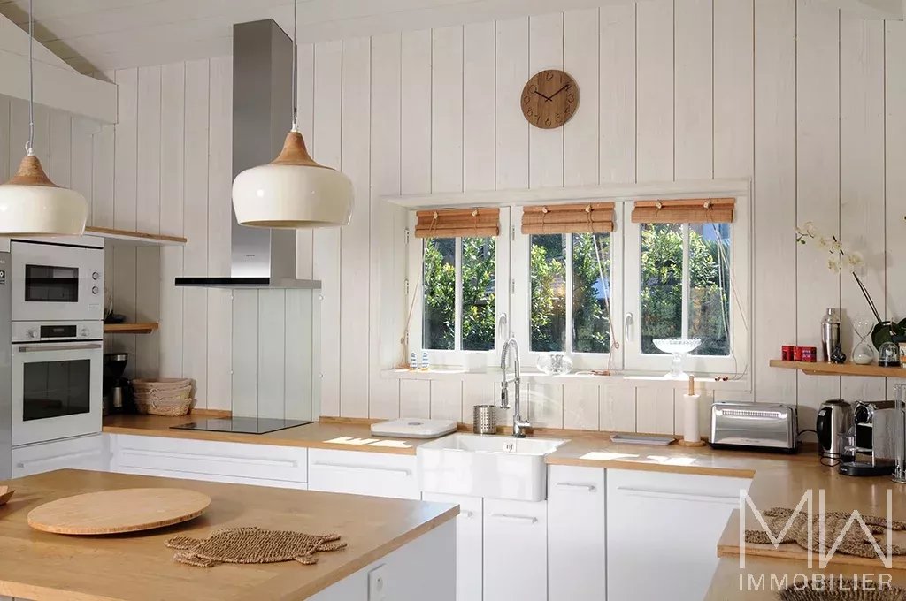MAGNIFIQUE VILLA BOIS A LA POINTE DU CAP FERRET – 14 COUCHAGES