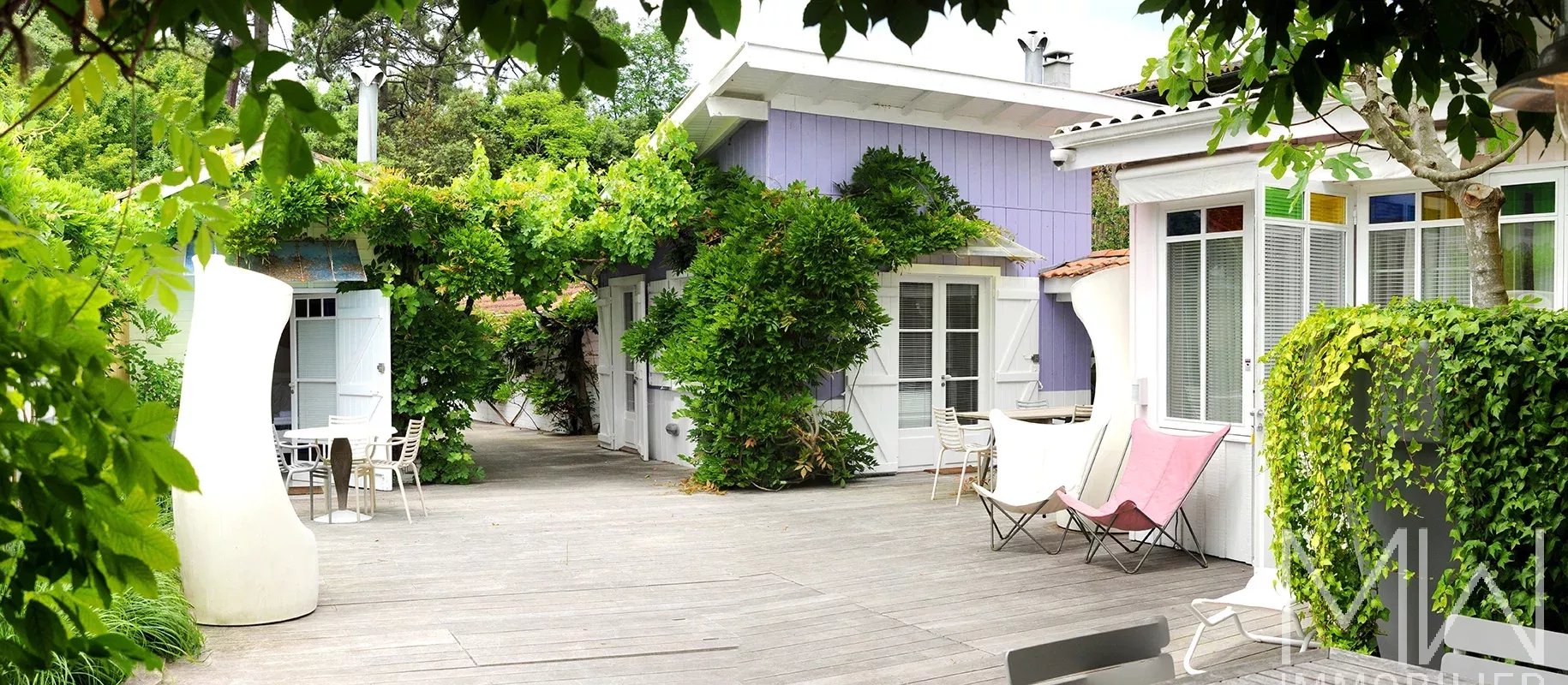 VILLA PIEDS DANS L’EAU – VILLAGE DES JACQUETS – 16 COUCHAGES