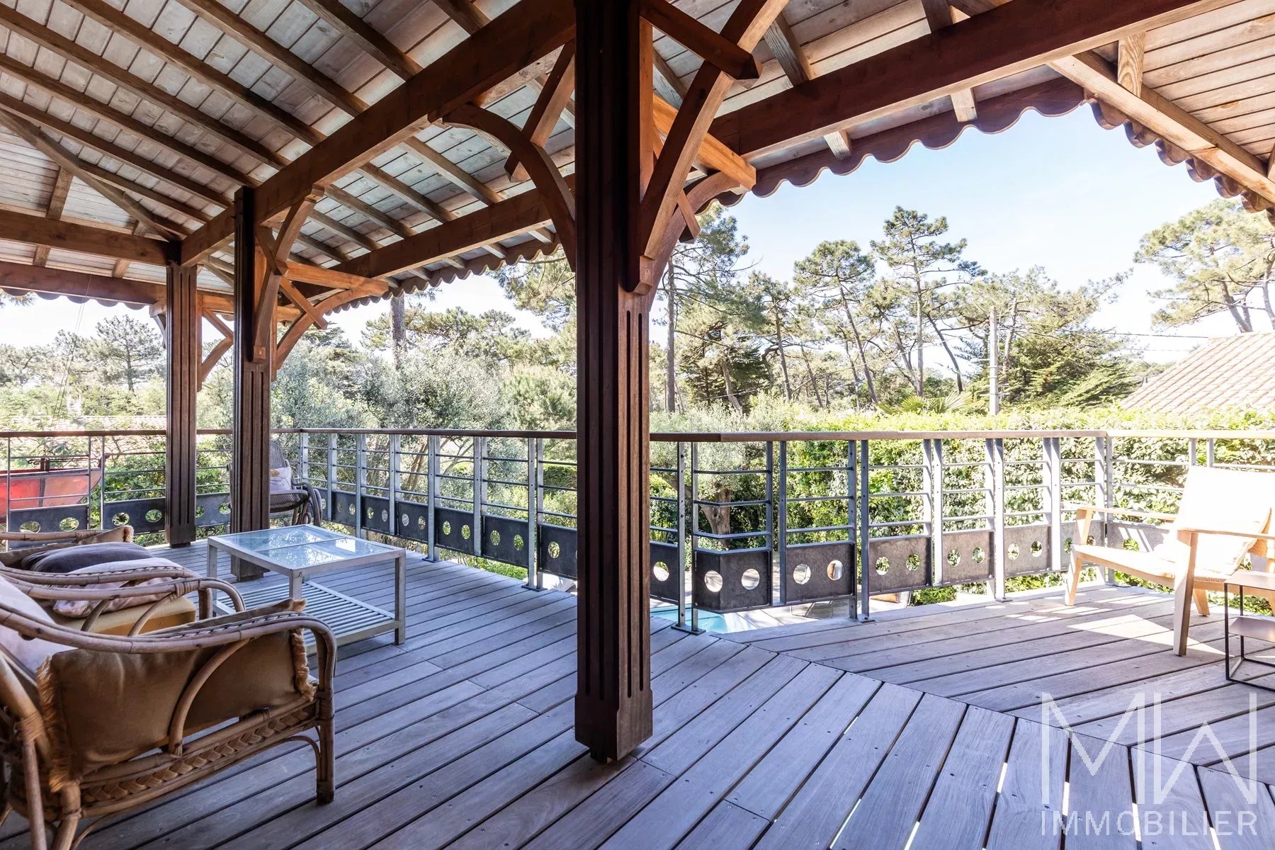 AGREABLE VILLA BOIS AVEC PISCINE – CAP FERRET – 10 COUCHAGES