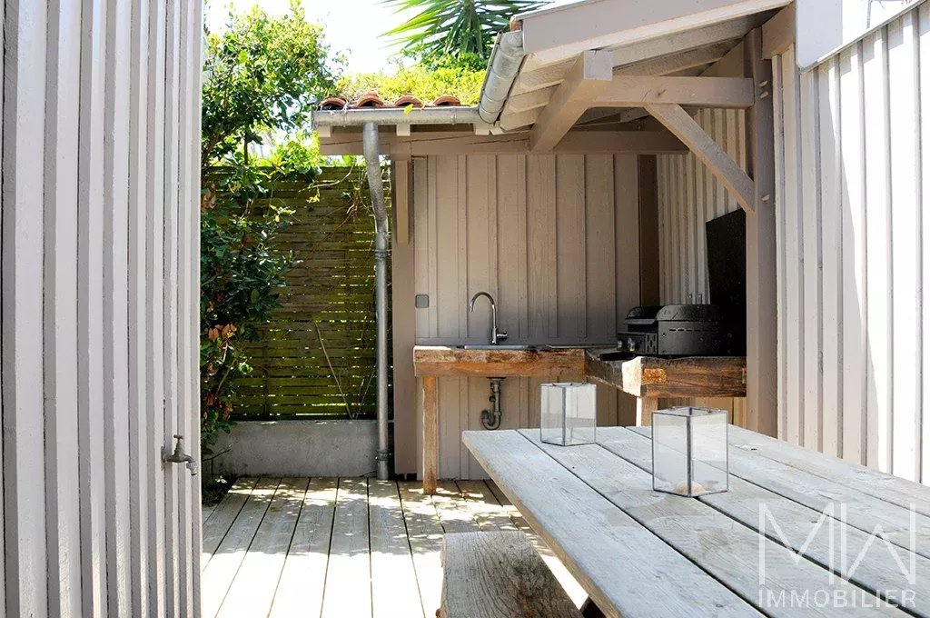 JOLIE VILLA BOIS AVEC PISCINE – HYPER CENTRE CAP FERRET – 8 COUCHAGES