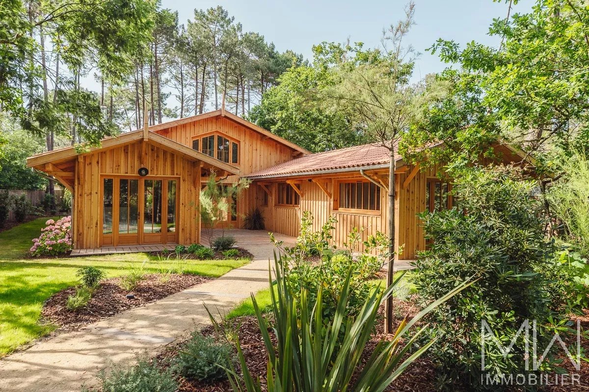 VILLA BOIS AVEC PISCINE – PETIT PIQUEY – 12 COUCHAGES