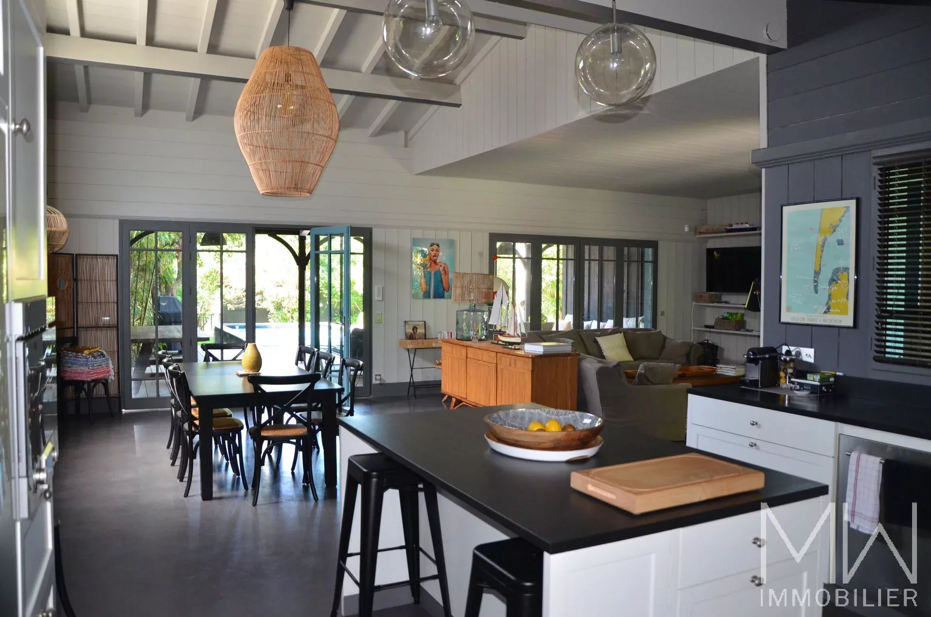 LOCATION SAISONNIÈRE DE PRESTIGE AVEC PISCINE – CAP FERRET – 10 COUCHAGES
