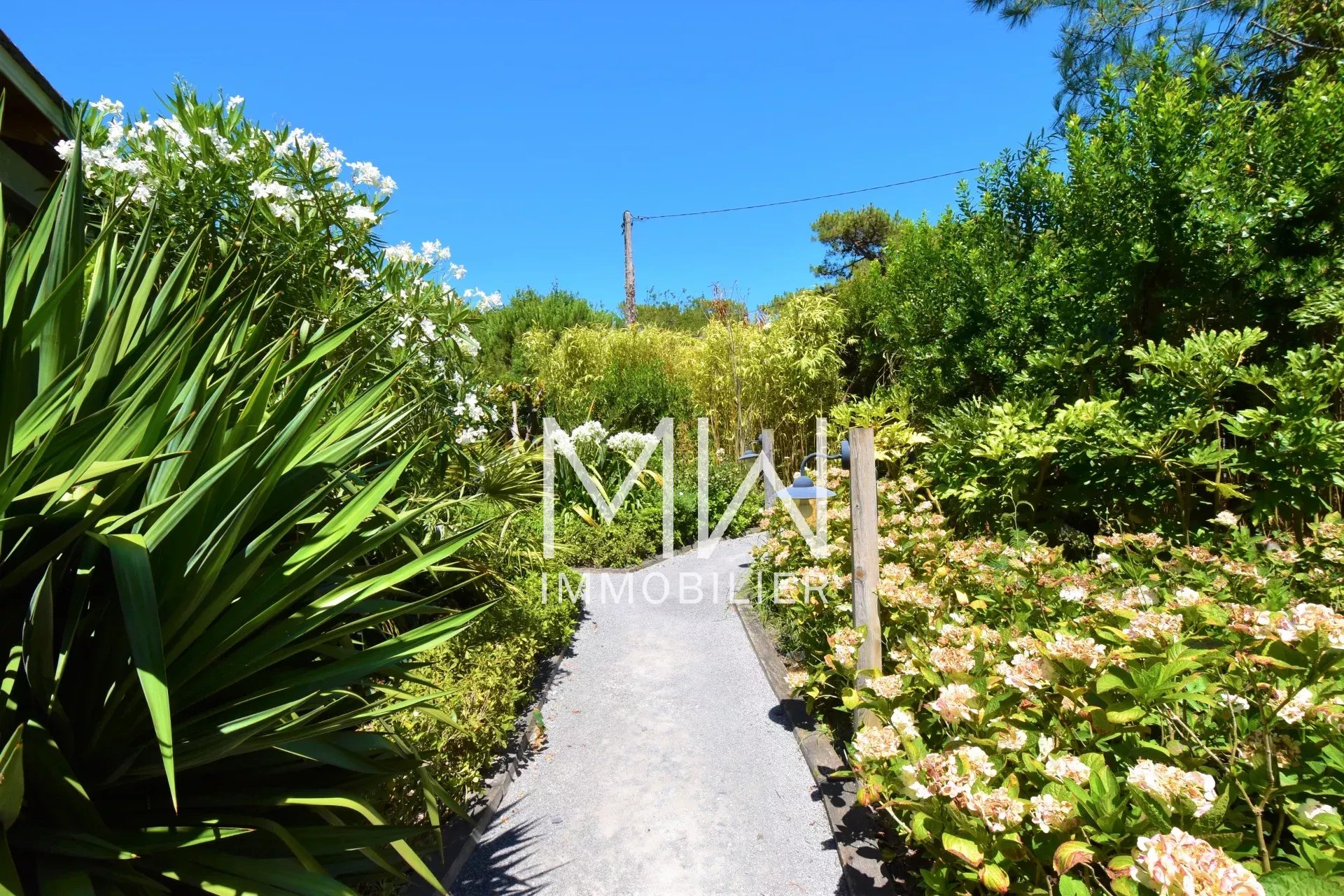 MAGNIFIQUE VILLA DE CHARME – CAP FERRET –