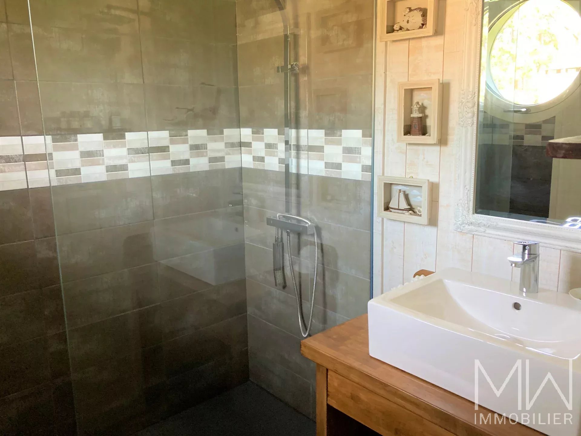 RAVISSANTE VILLA -LE CANON-