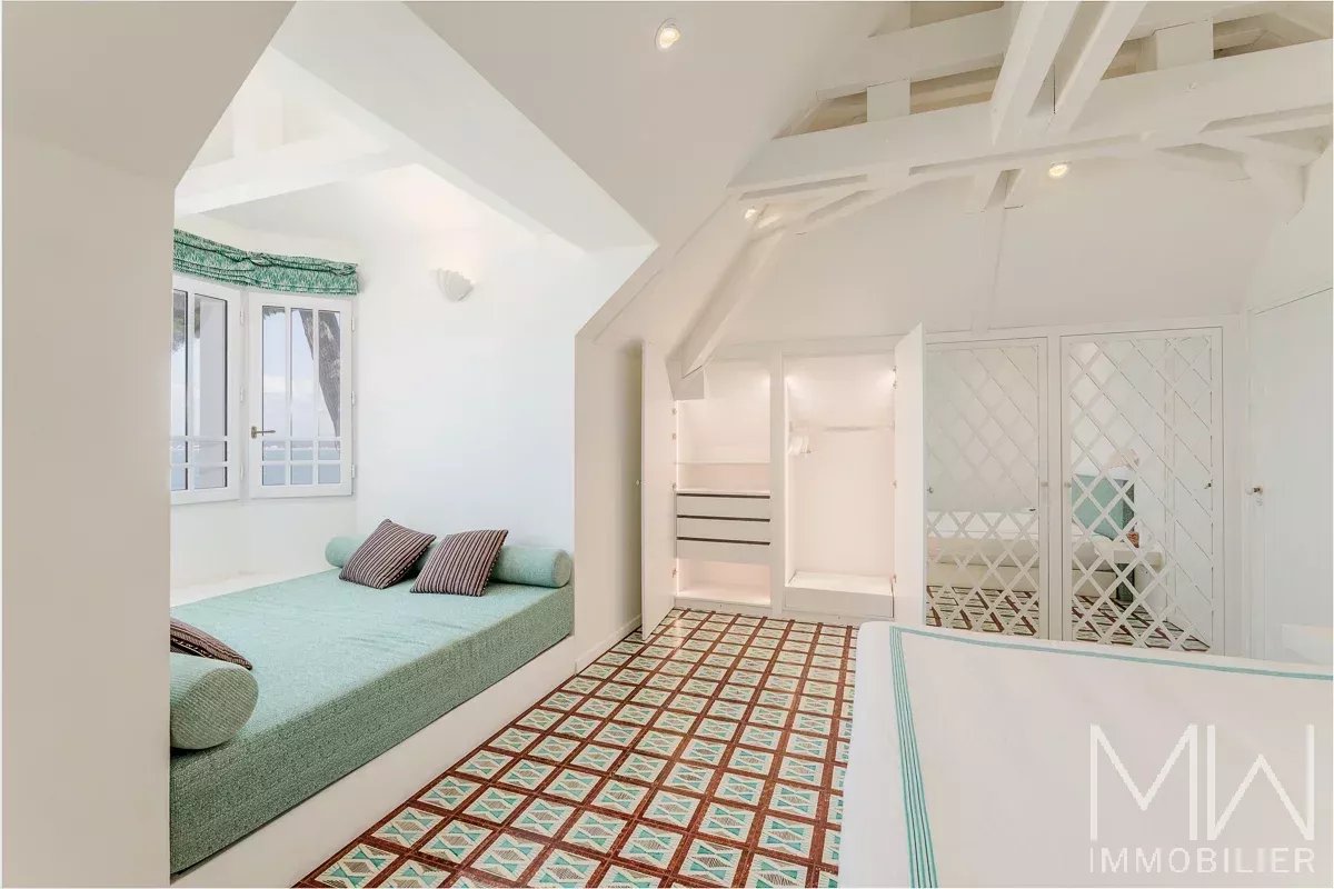QUARTIER DES 44HA,  PREMIERE LIGNE  – CAP FERRET – 10 COUCHAGES