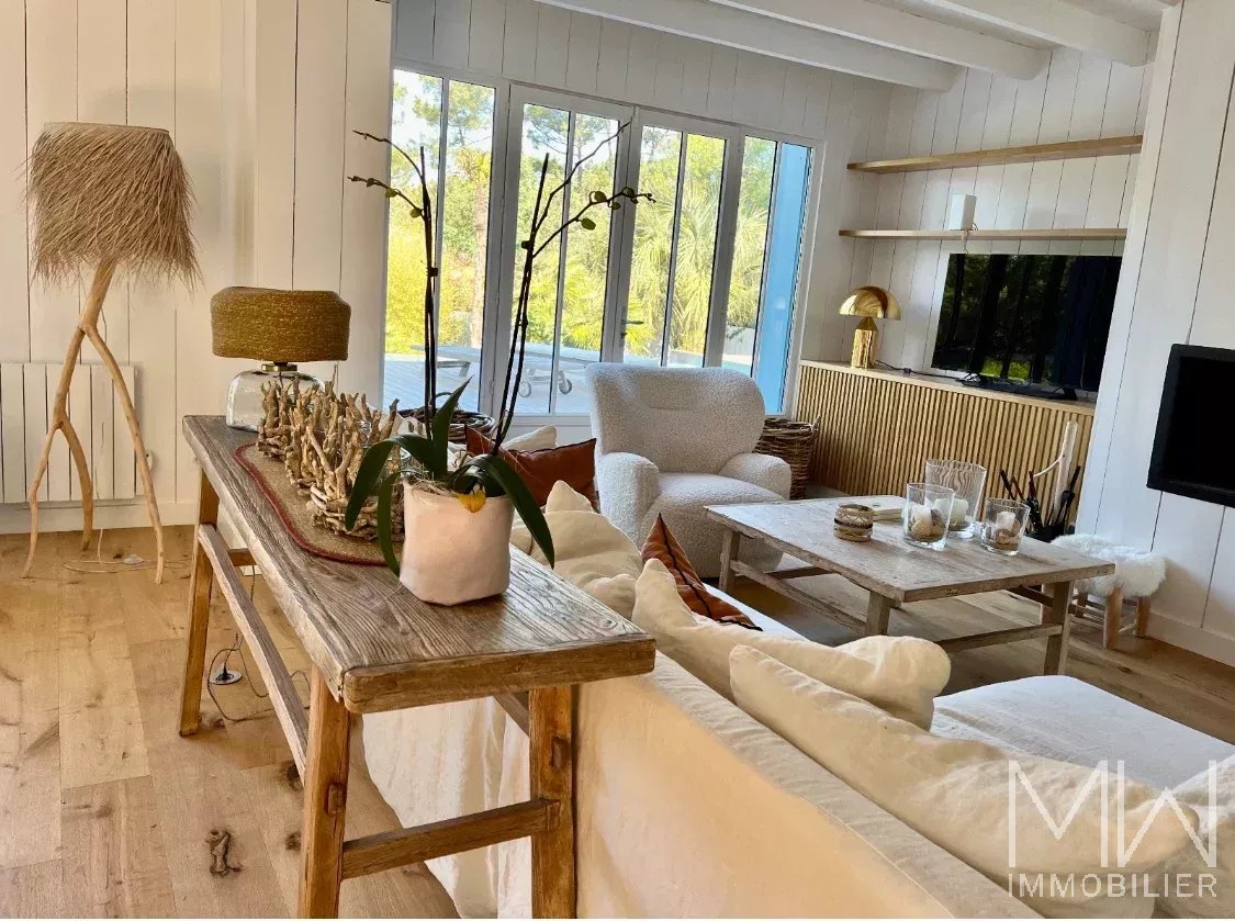 MAGNIFIQUE VILLA BOIS AU COEUR DU CAP FERRET – 10 COUCHAGES