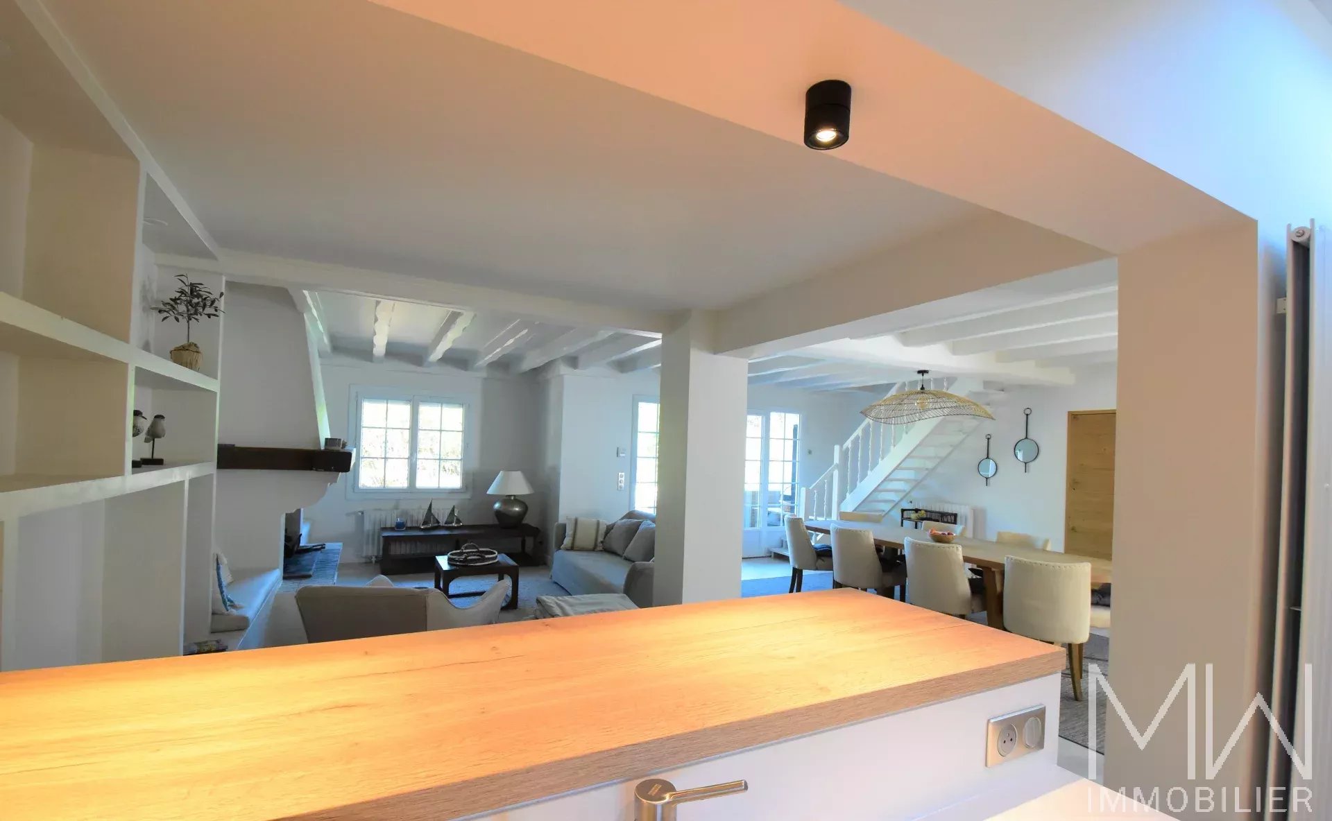 TRES AGREABLE VILLA AVEC PISCINE – PLAGE DES AMERICAINS – 8 COUCHAGES