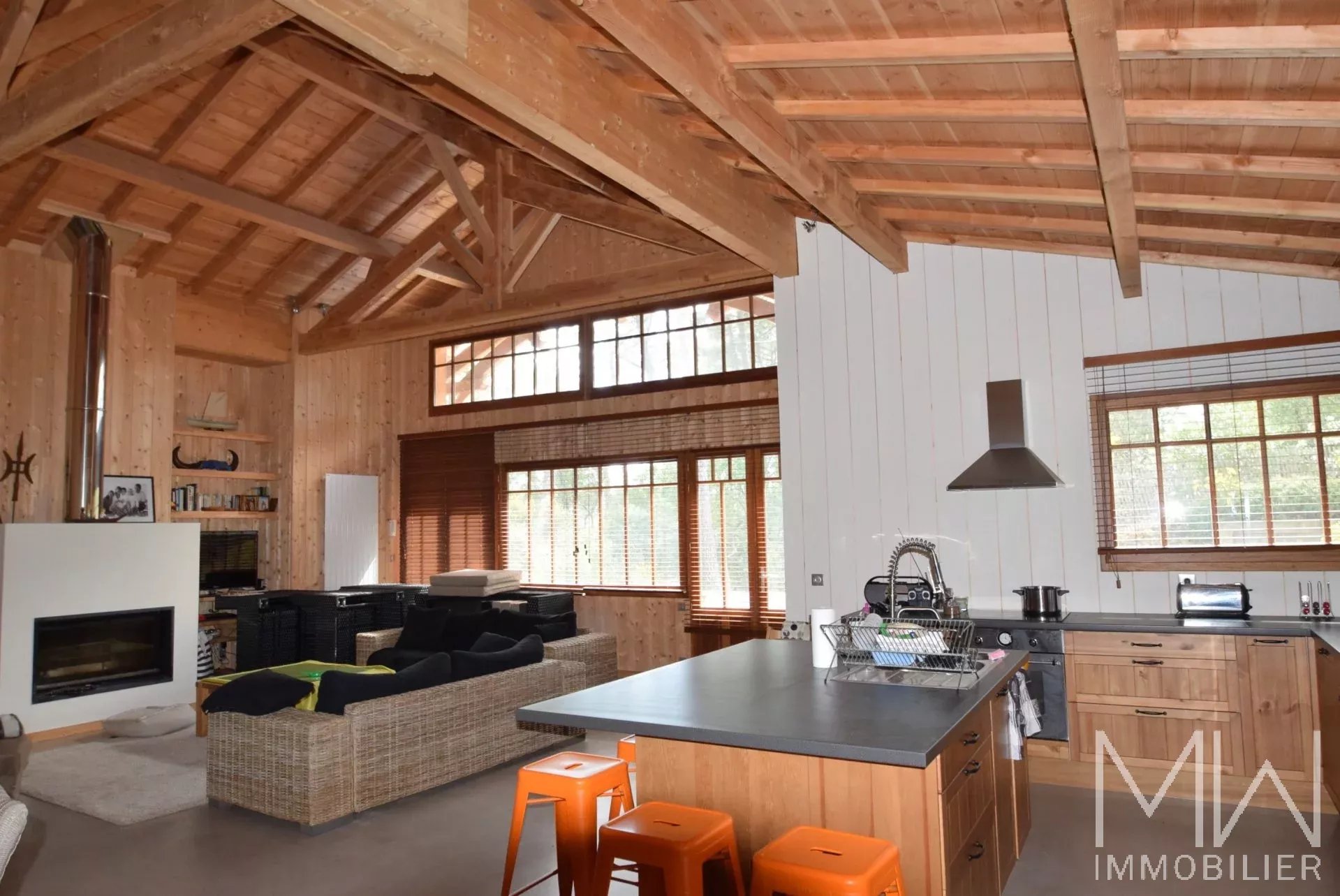 VILLA BOIS AVEC PISCINE A LOUER – LA VIGNE – 11 COUCHAGES