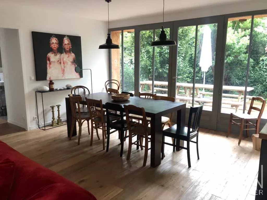 LOCATION SAISONNIÈRE – CAP FERRET CENTRE – 10 COUCHAGES