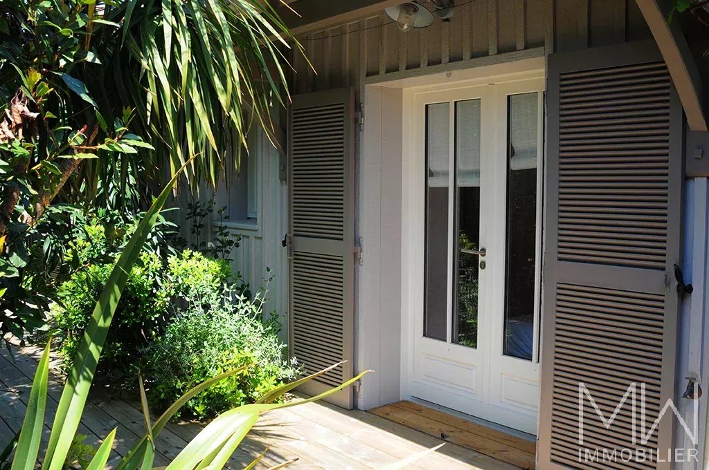 JOLIE VILLA BOIS AVEC PISCINE – HYPER CENTRE CAP FERRET – 8 COUCHAGES
