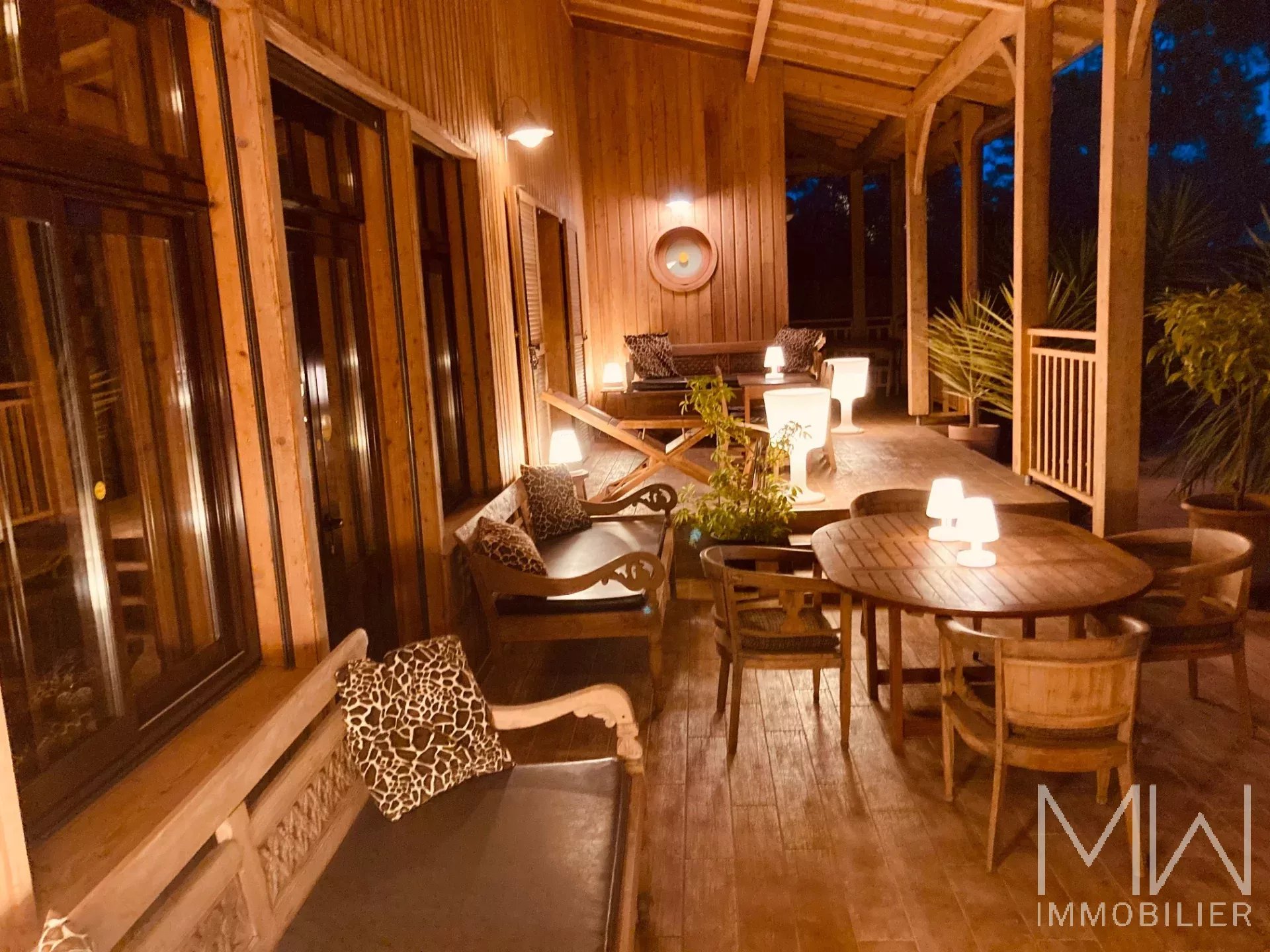 MAGNIFIQUE VILLA EXOTIQUE AU CALME AVEC PISCINE – CAP FERRET – 12 COUCHAGES