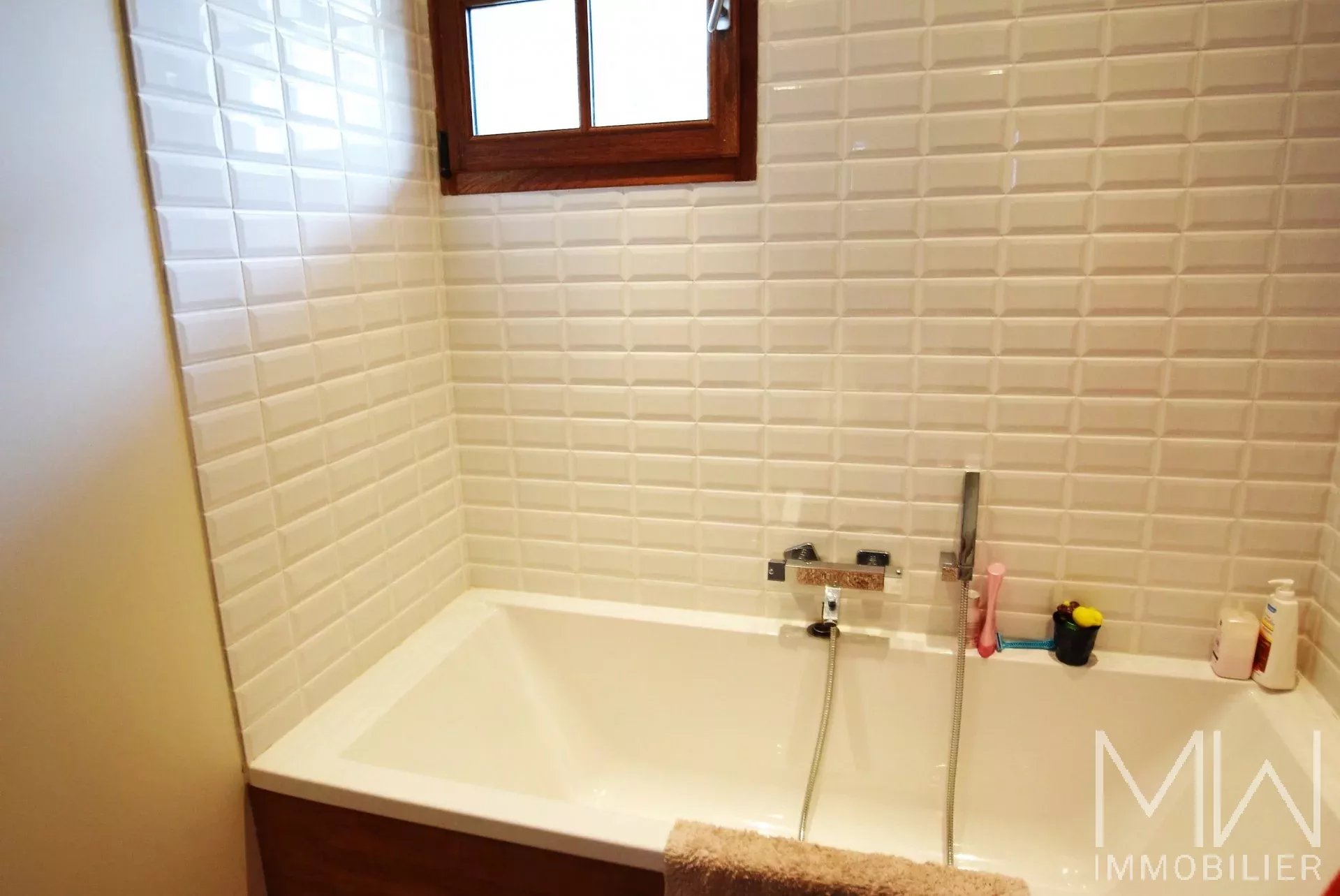 VILLA BOIS AVEC PISCINE A LOUER – LA VIGNE – 11 COUCHAGES