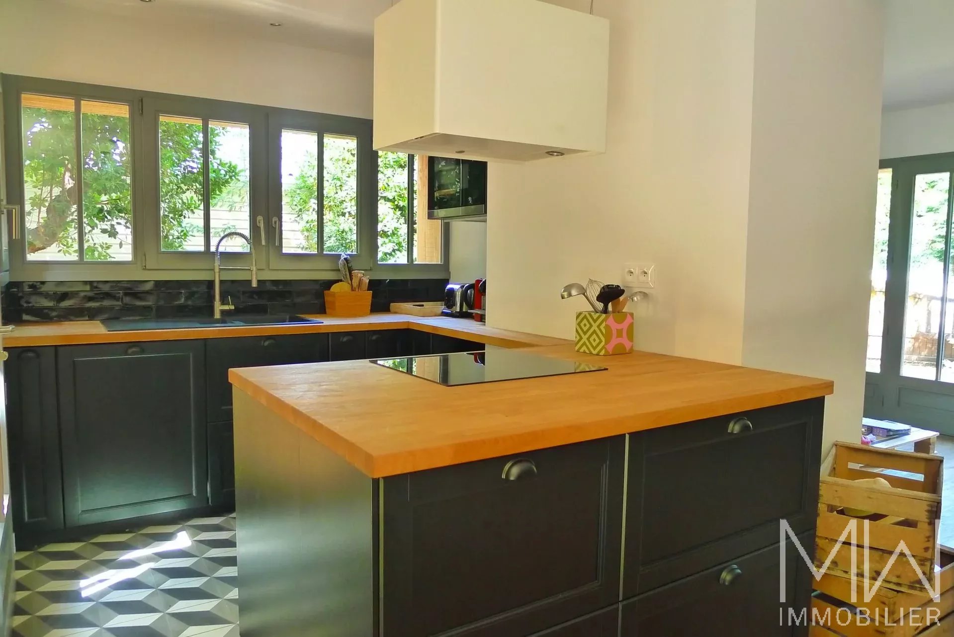 LOCATION SAISONNIÈRE – CAP FERRET CENTRE – 10 COUCHAGES