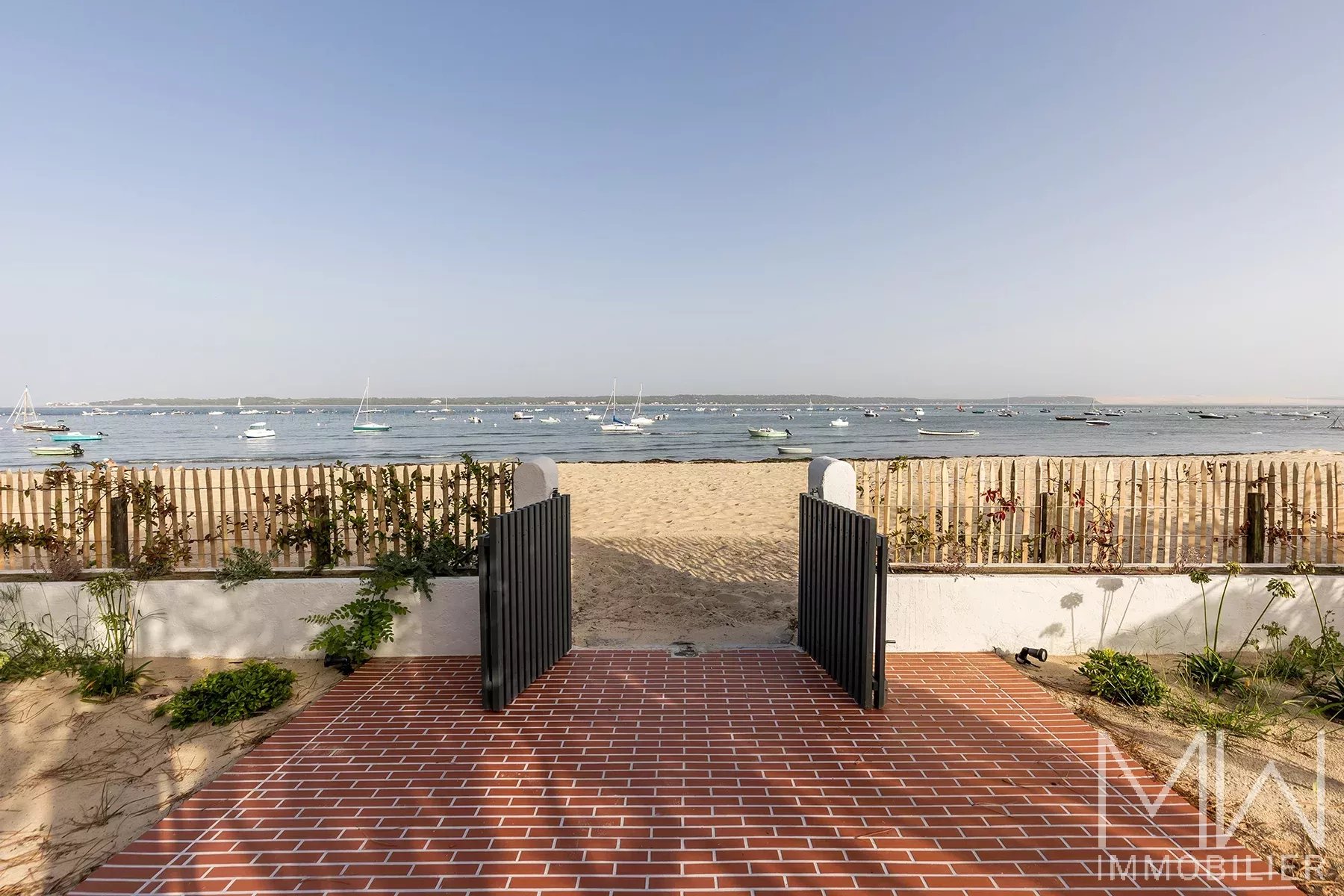 CAP FERRET