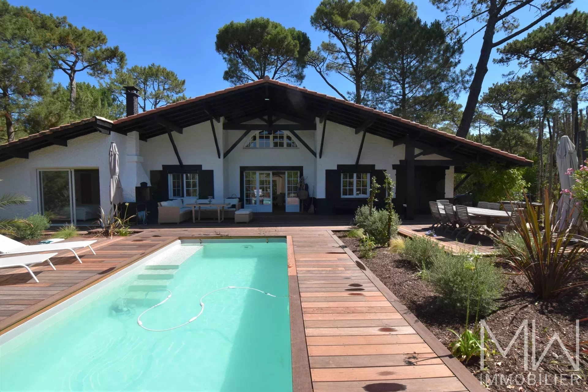 TRES AGREABLE VILLA AVEC PISCINE – PLAGE DES AMERICAINS – 8 COUCHAGES