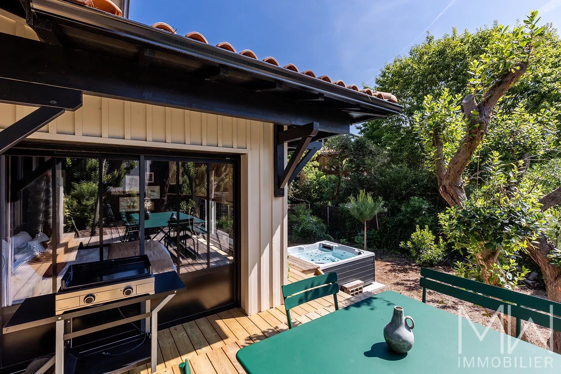 MAGNIFIQUE VILLA BOIS AVEC PISCINE – CAP FERRET – 12 COUCHAGES