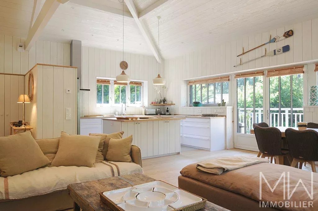 MAGNIFIQUE VILLA BOIS A LA POINTE DU CAP FERRET – 14 COUCHAGES