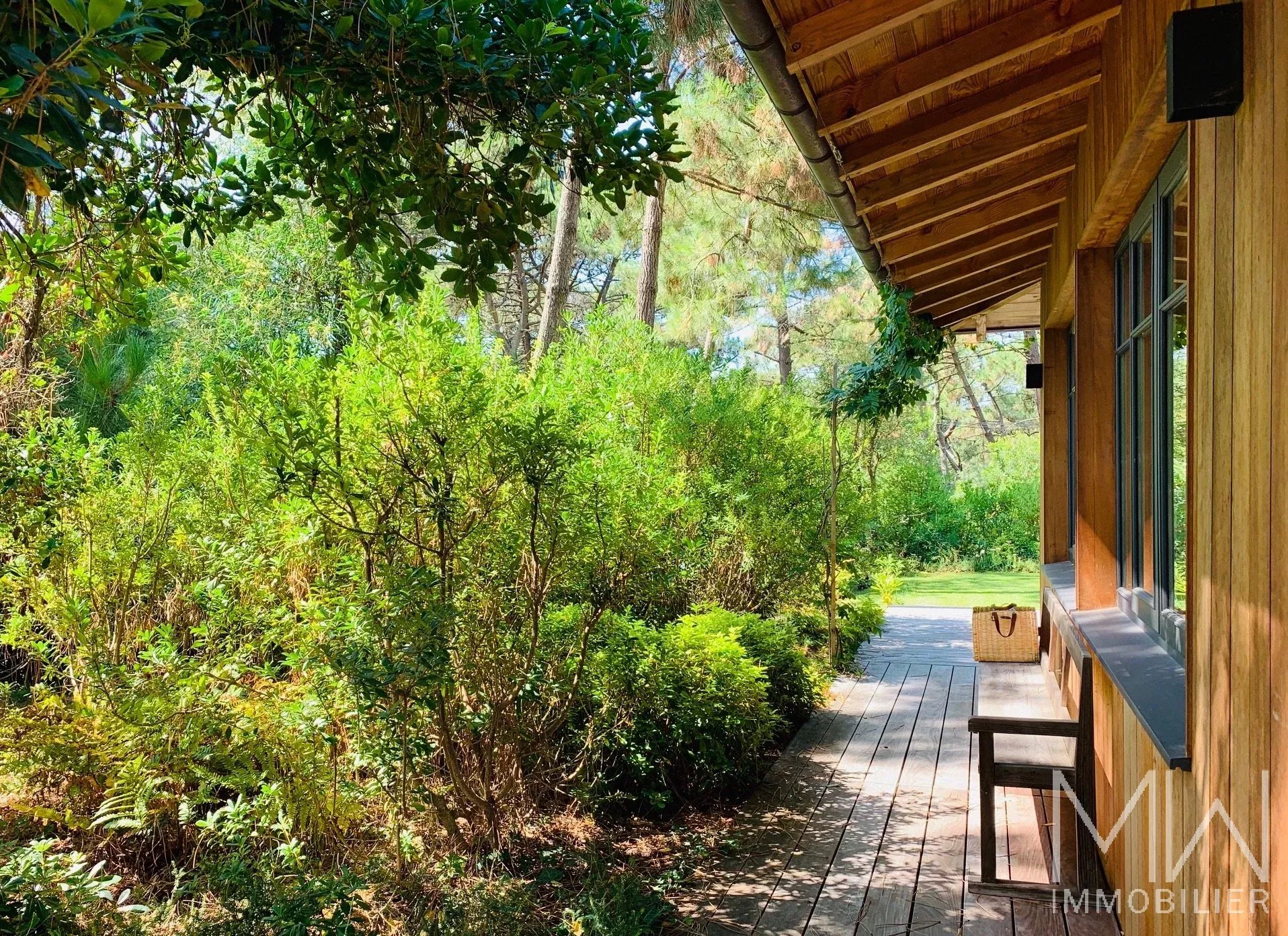 MAGNIFIQUE VILLA BOIS EN PREMIÈRE LIGNE – LA VIGNE – 8 COUCHAGES