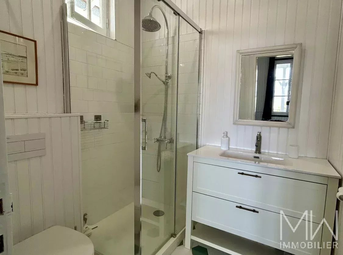 VILLA PLEINE DE CHARME EN 1ERE LIGNE – CAP FERRET – 8 COUCHAGES