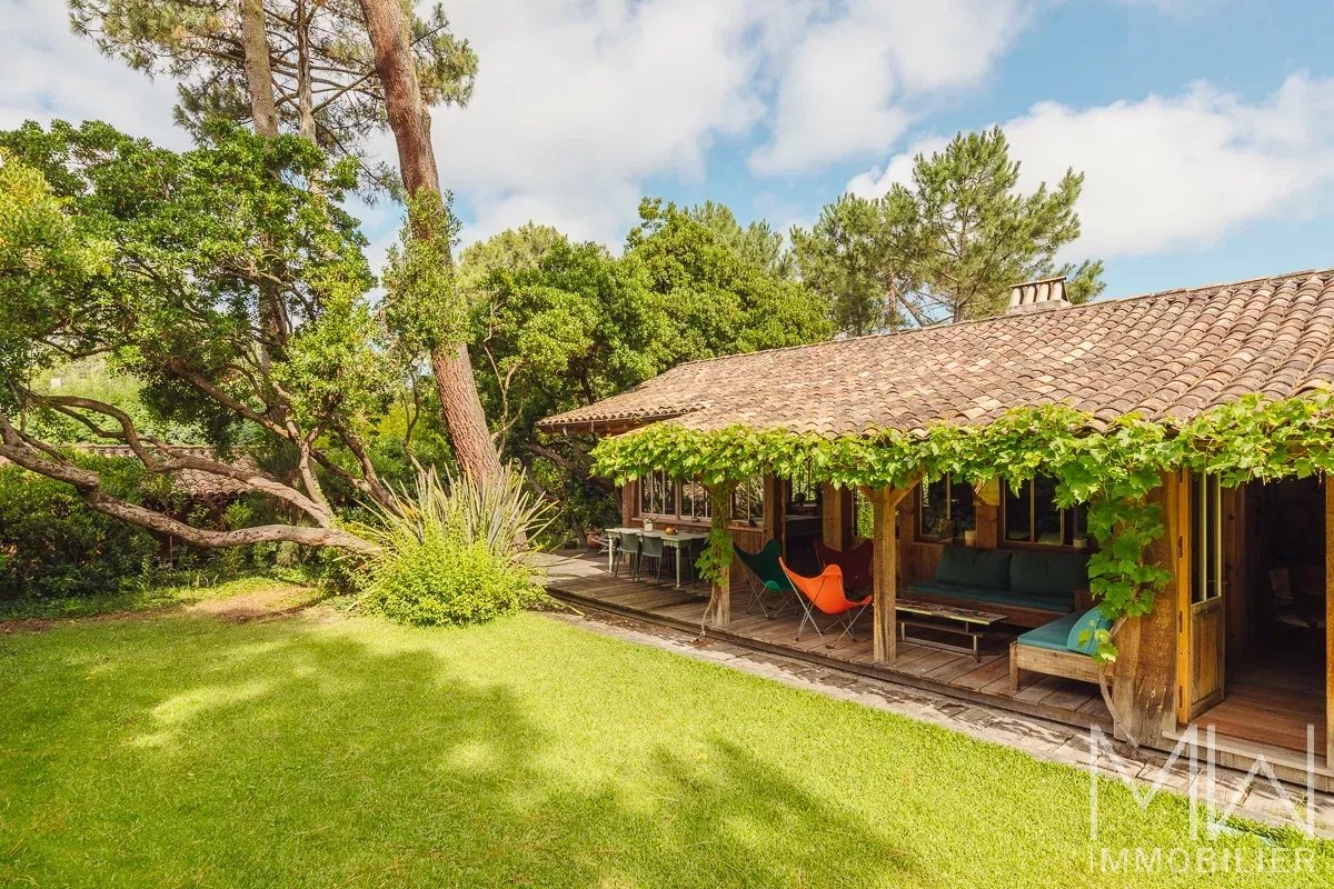 LOCATION SAISONNIÈRE CAP FERRET CENTRE – 8 COUCHAGES