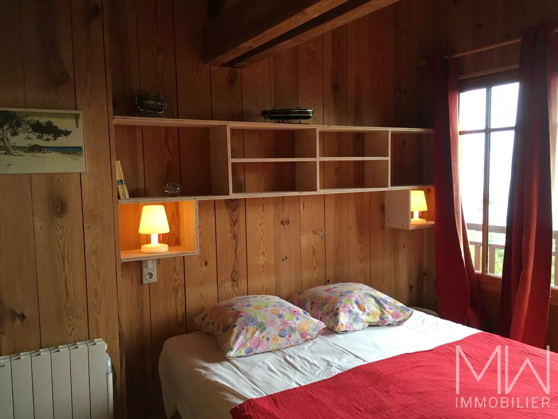 CHARMANTE VILLA BOIS AVEC MAGNIFIQUE VUE PANORAMIQUE SUR LE BASSIN – LA VIGNE – 10 COUCHAGES