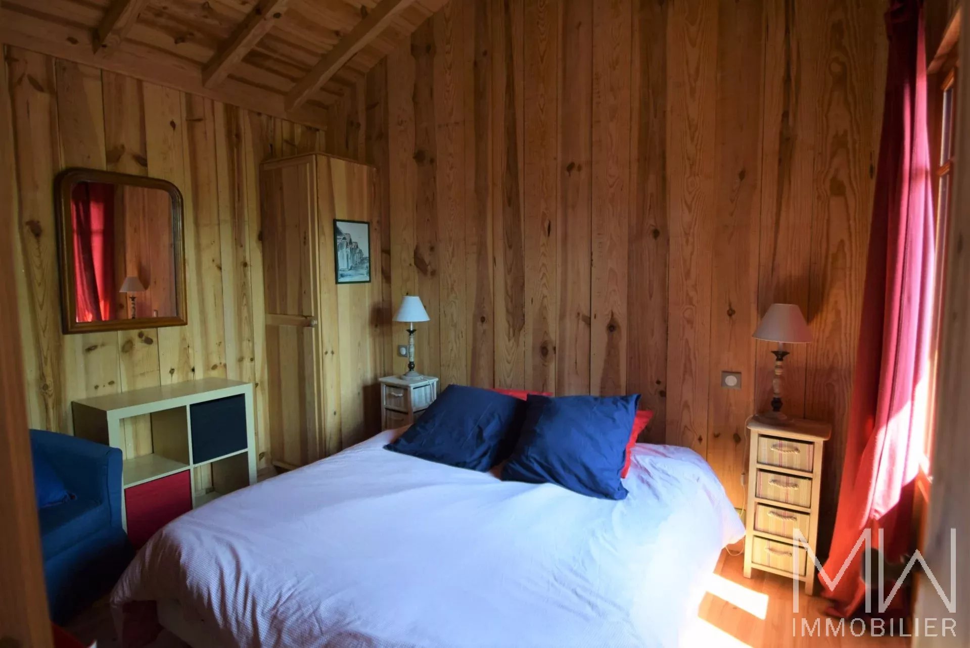 CHARMANTE VILLA BOIS AVEC MAGNIFIQUE VUE PANORAMIQUE SUR LE BASSIN – LA VIGNE – 10 COUCHAGES