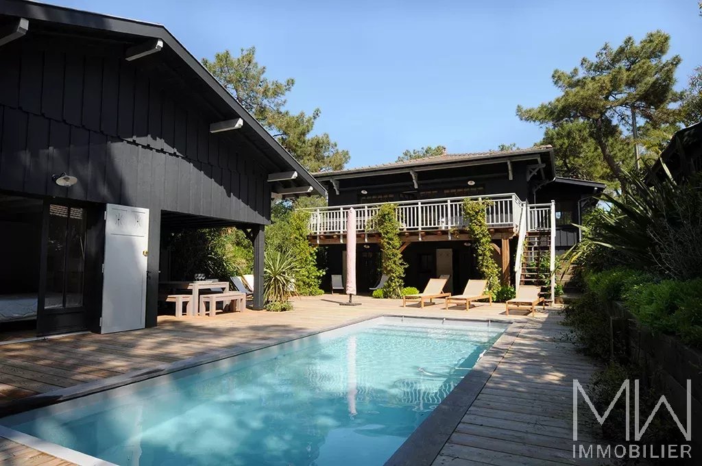 MAGNIFIQUE VILLA BOIS A LA POINTE DU CAP FERRET – 14 COUCHAGES