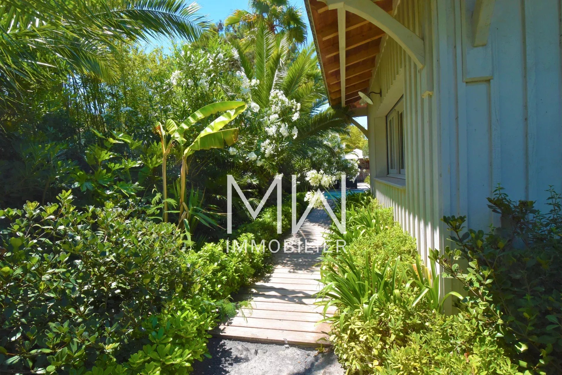MAGNIFIQUE VILLA DE CHARME – CAP FERRET –