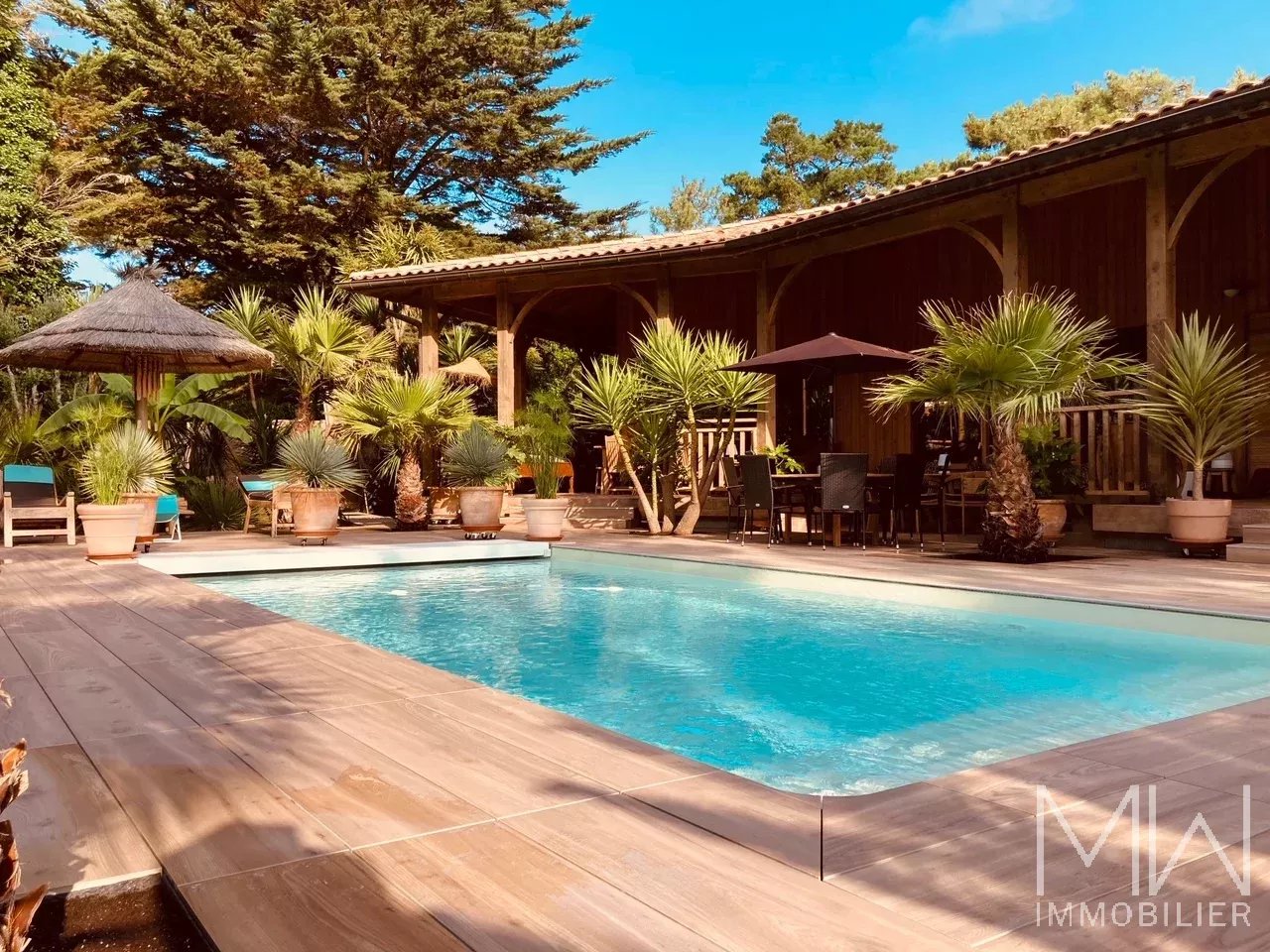 MAGNIFIQUE VILLA EXOTIQUE AU CALME AVEC PISCINE – CAP FERRET – 12 COUCHAGES