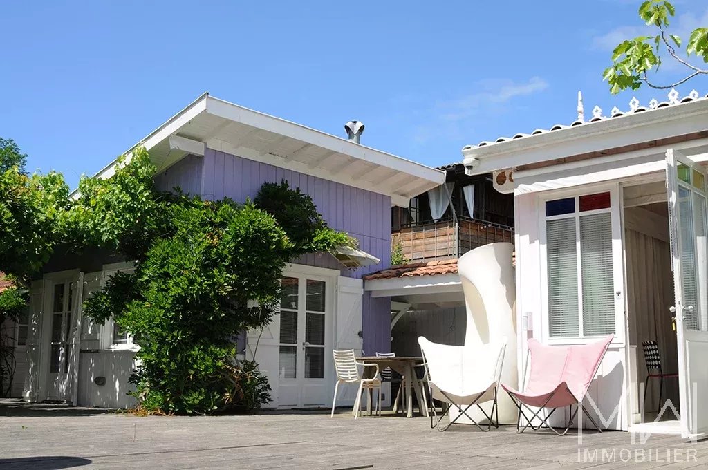 VILLA PIEDS DANS L’EAU – VILLAGE DES JACQUETS – 16 COUCHAGES