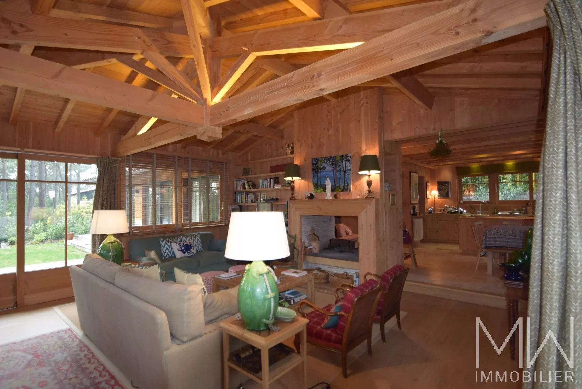 MAGNIFIQUE VILLA BOIS EN PREMIÈRE LIGNE – LA VIGNE – 8 COUCHAGES