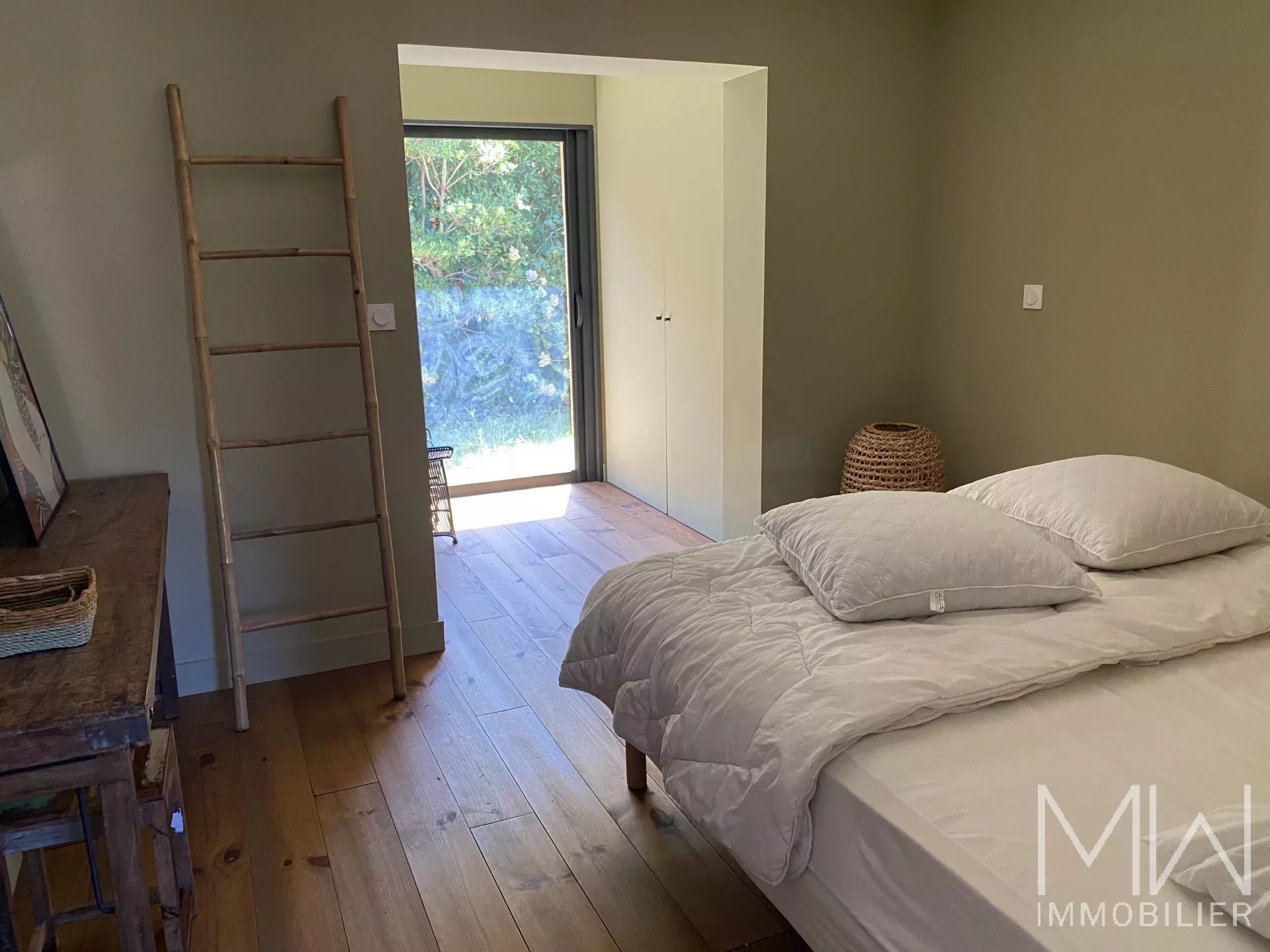 BELLE VILLA BOIS AVEC PISCINE – CAP FERRET – 12 COUCHAGES