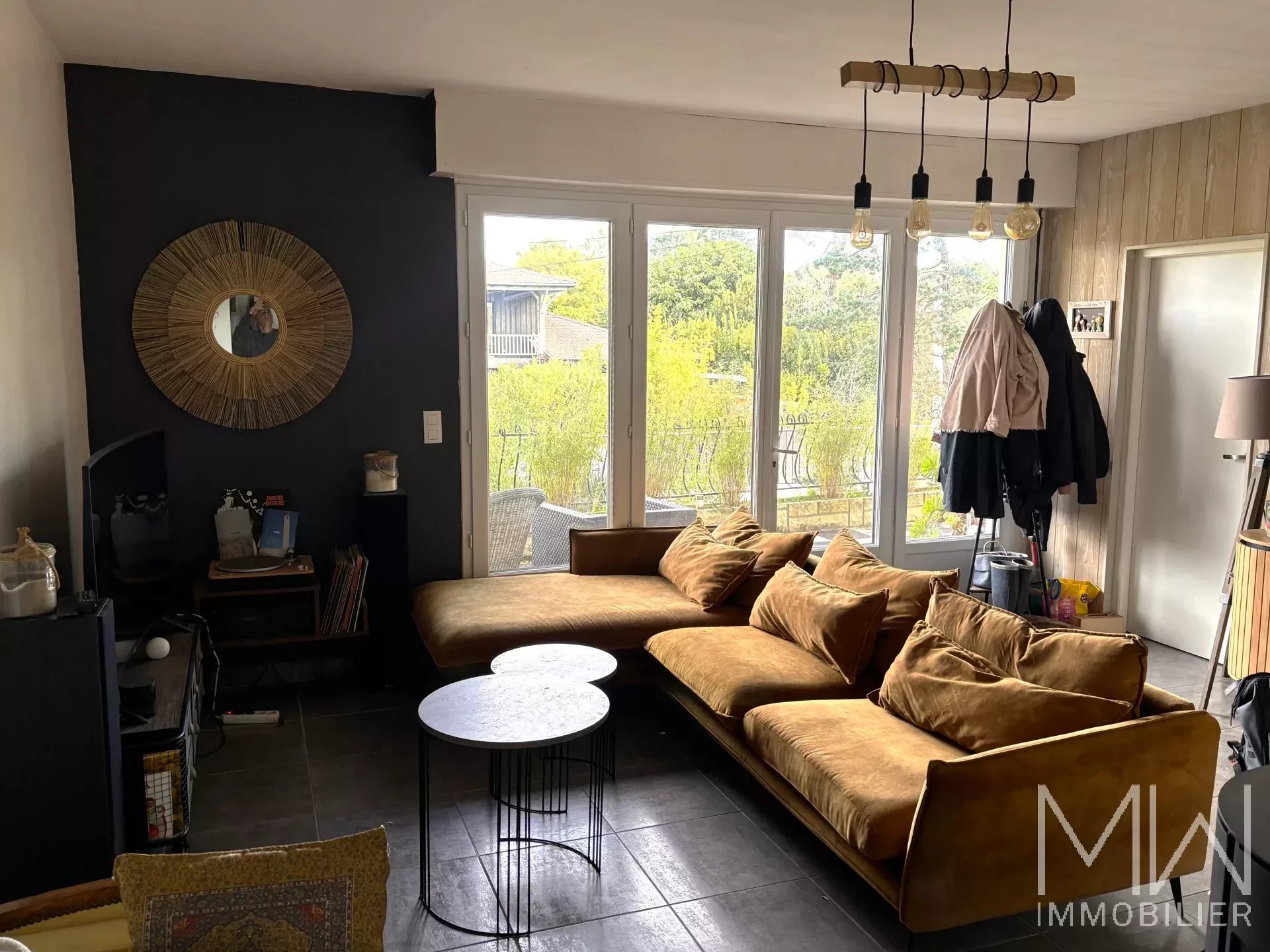 EMPLACEMENT DE CHOIX ET FORT POTENTIEL POUR CETTE VILLA