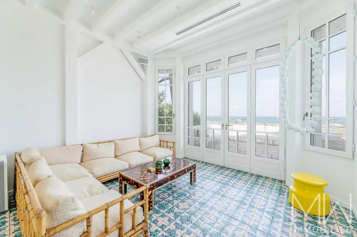 QUARTIER DES 44HA,  PREMIERE LIGNE  – CAP FERRET – 10 COUCHAGES