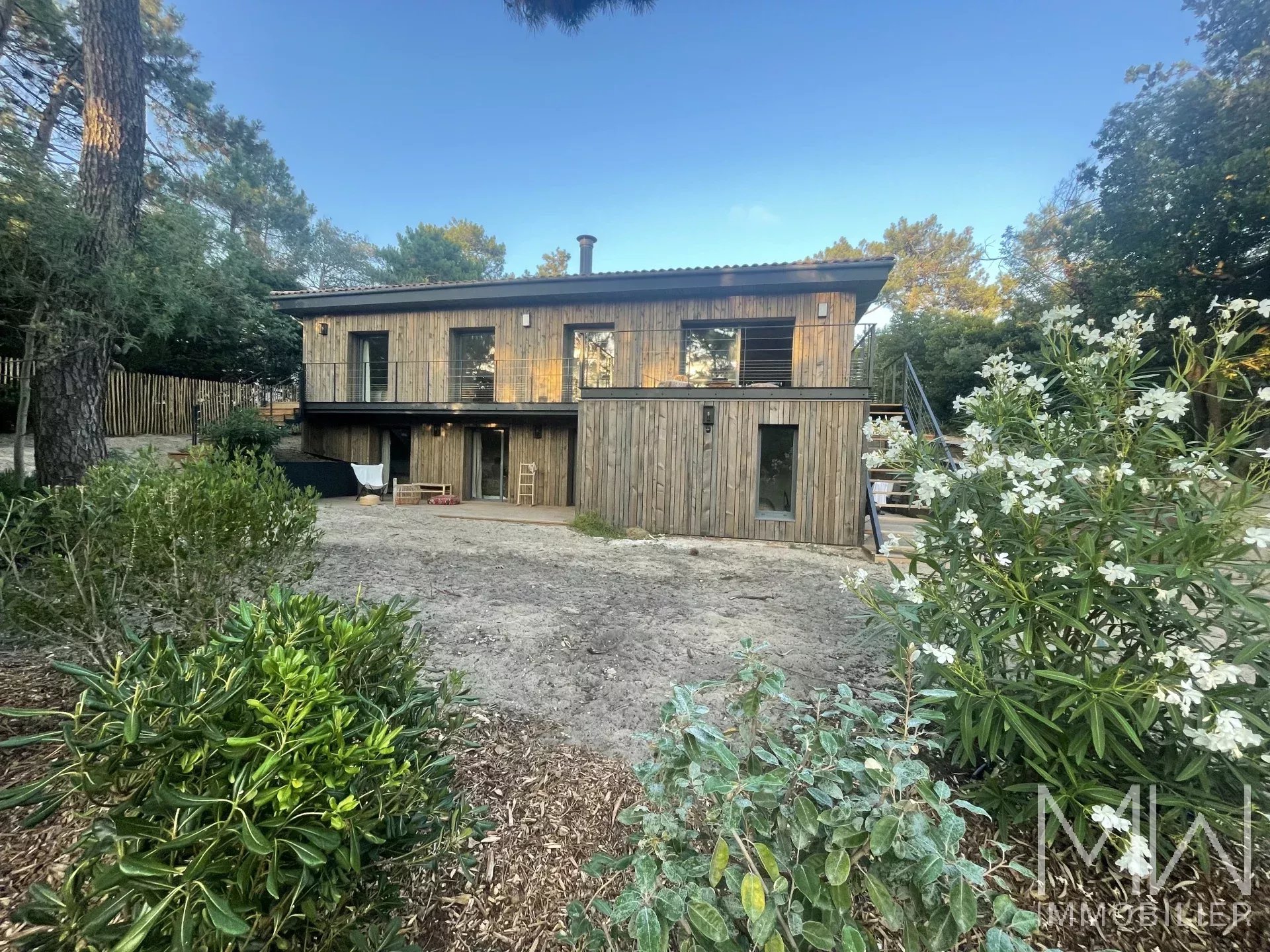 BELLE VILLA BOIS AU COEUR DU CAP FERRET – 14 COUCHAGES