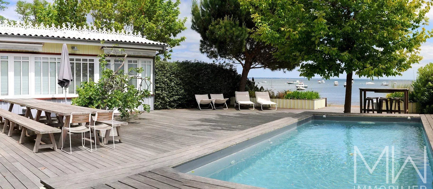 VILLA PIEDS DANS L&rsquo;EAU – VILLAGE DES JACQUETS – 16 COUCHAGES