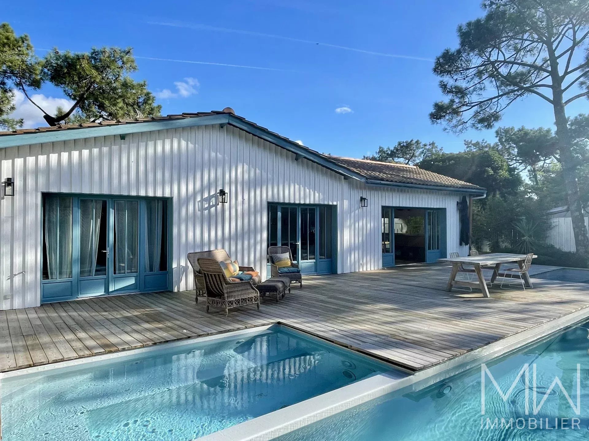 MAGNIFIQUE VILLA BOIS AU COEUR DU CAP FERRET – 10 COUCHAGES