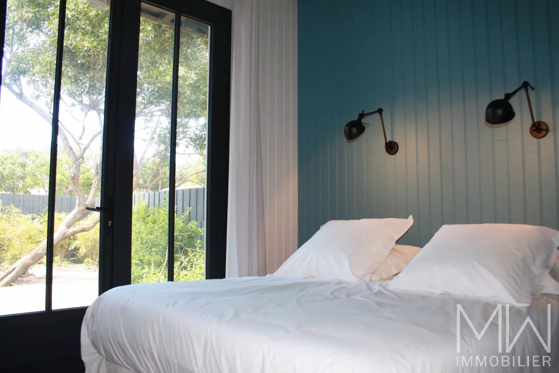 VILLA DE PRESTIGE AU CALME ET AVEC PISCINE – 10 COUCHAGES