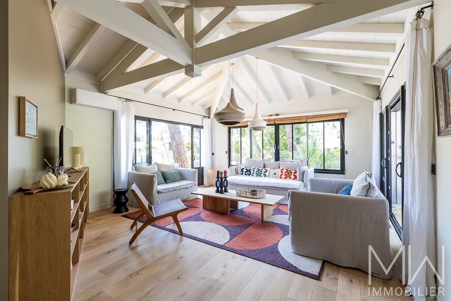 MAGNIFIQUE VILLA BOIS AVEC PISCINE – CAP FERRET – 12 COUCHAGES
