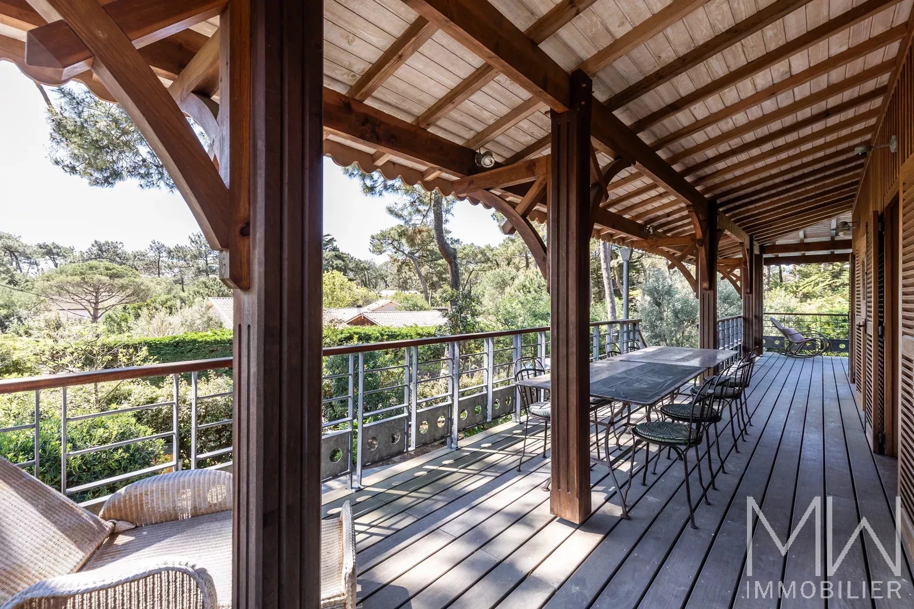 AGREABLE VILLA BOIS AVEC PISCINE – CAP FERRET – 10 COUCHAGES