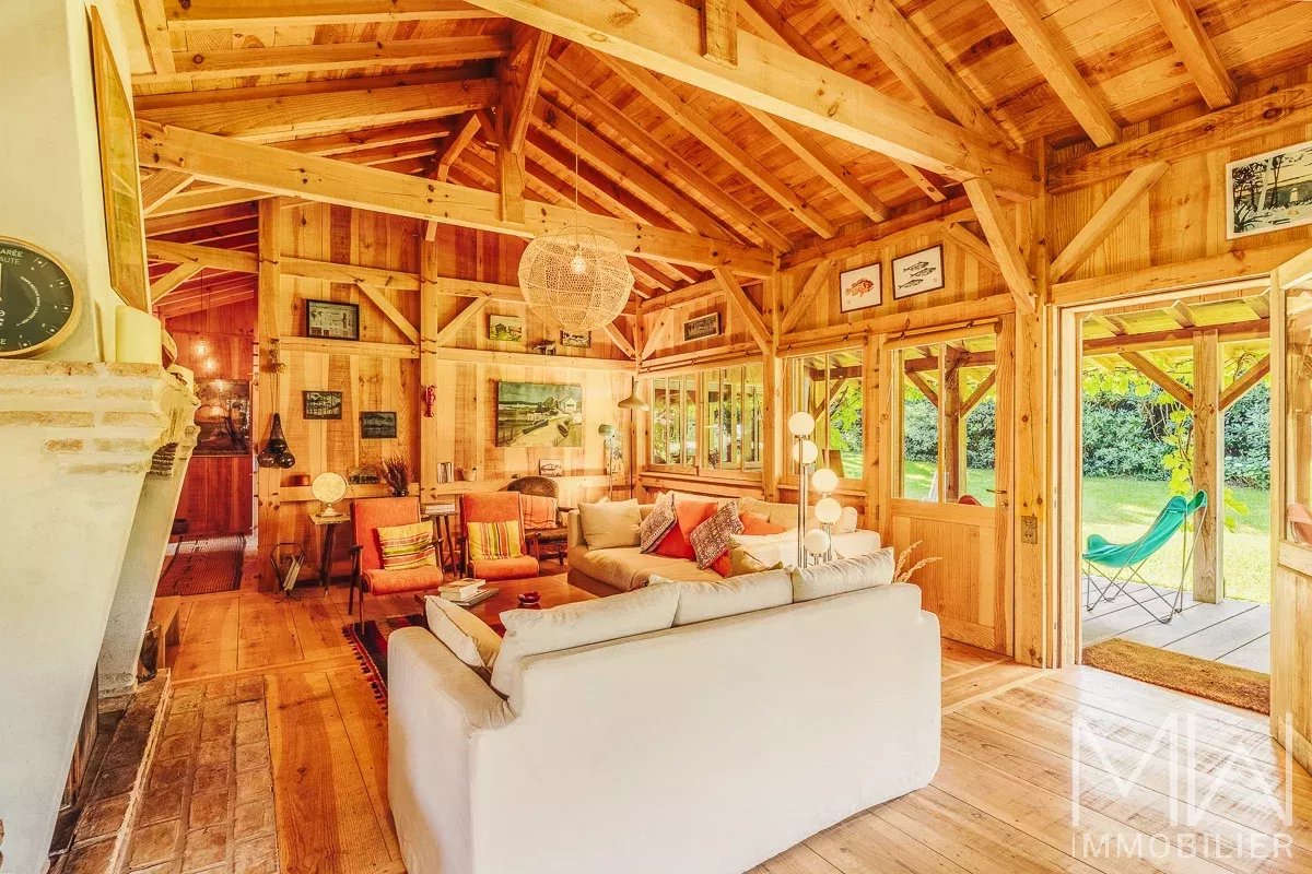 LOCATION SAISONNIÈRE CAP FERRET CENTRE – 8 COUCHAGES
