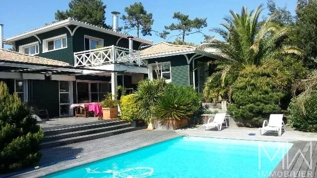LOCATION DE VACANCES AVEC PISCINE – LE CANON – 9 COUCHAGES