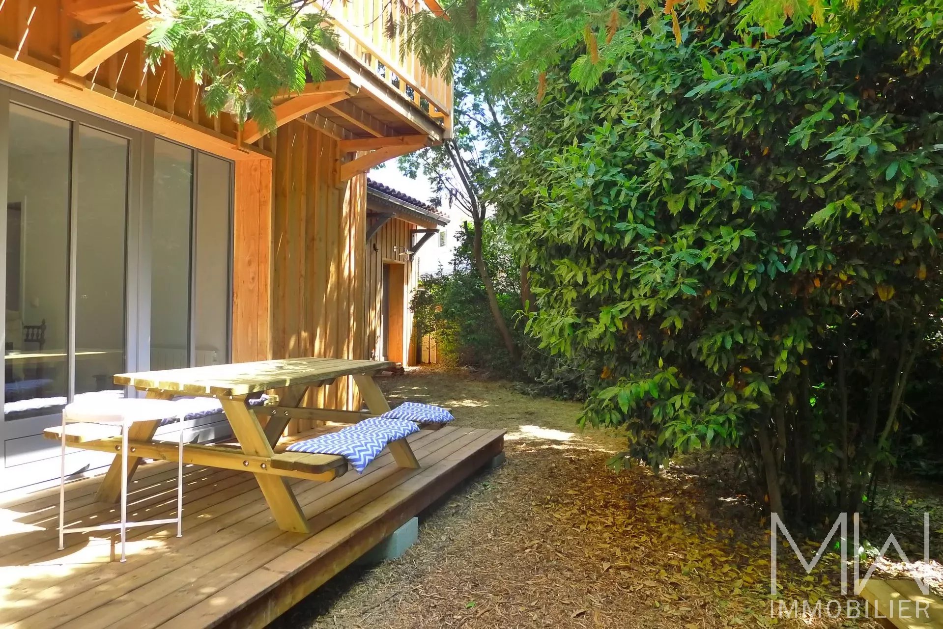 LOCATION SAISONNIÈRE – CAP FERRET CENTRE – 10 COUCHAGES