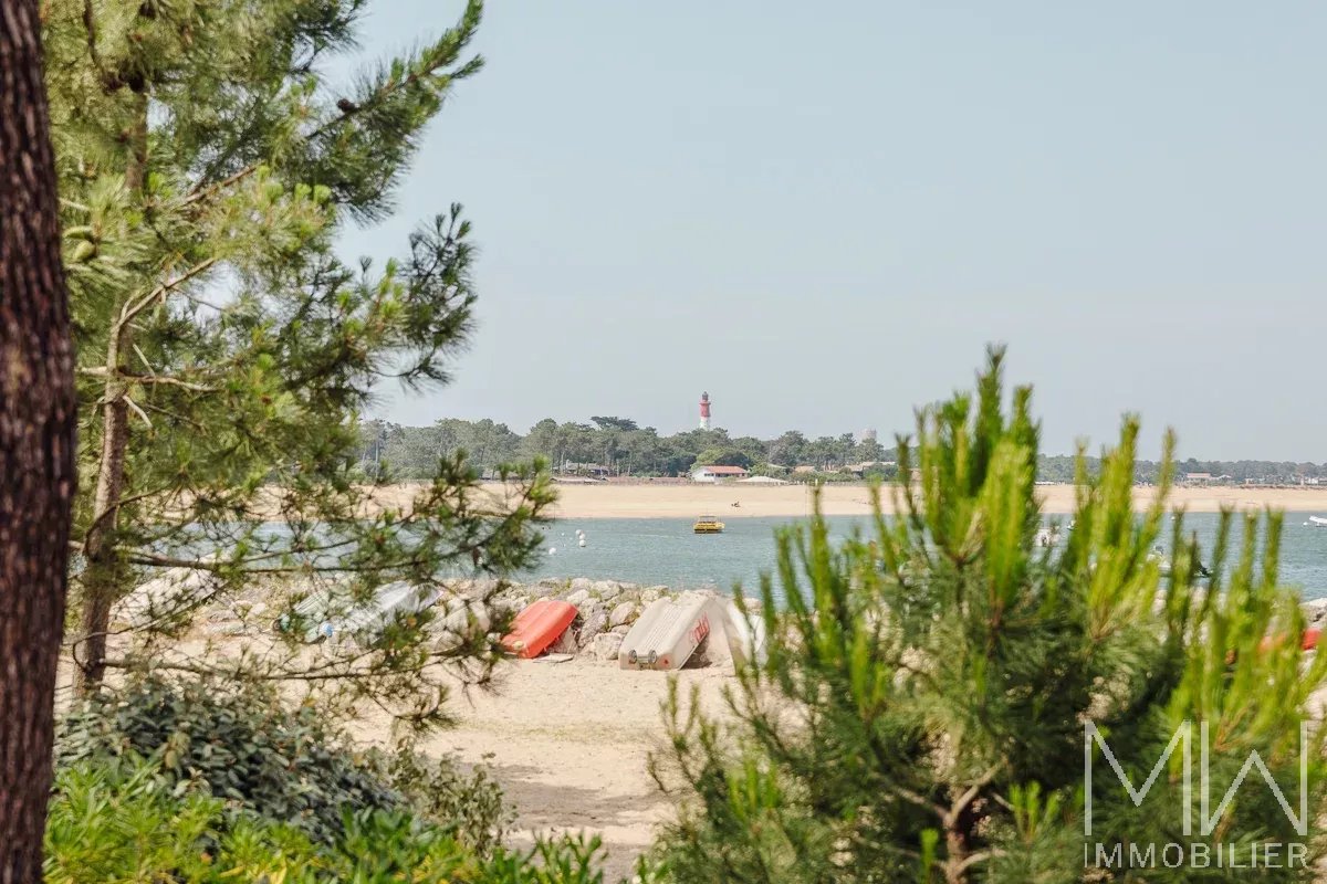 QUARTIER DES 44HA,  PREMIERE LIGNE  – CAP FERRET – 10 COUCHAGES