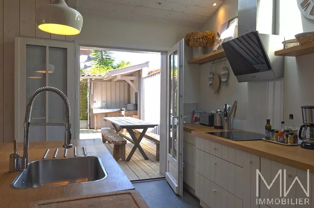 JOLIE VILLA BOIS AVEC PISCINE – HYPER CENTRE CAP FERRET – 8 COUCHAGES
