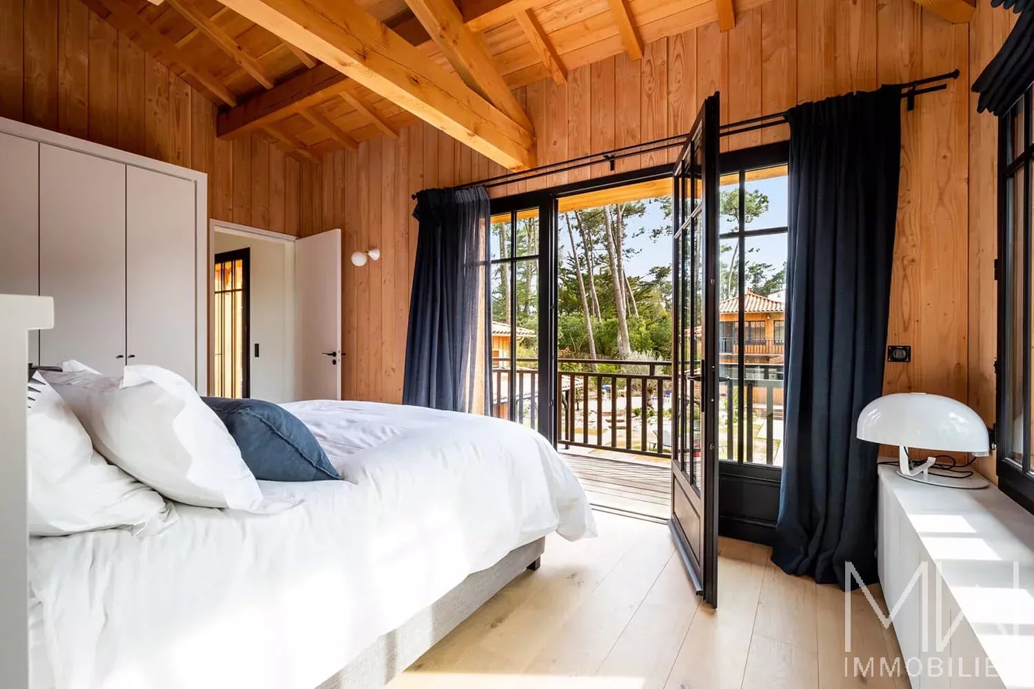 VILLA DE PRESTIGE – LE CANON – 14 COUCHAGES