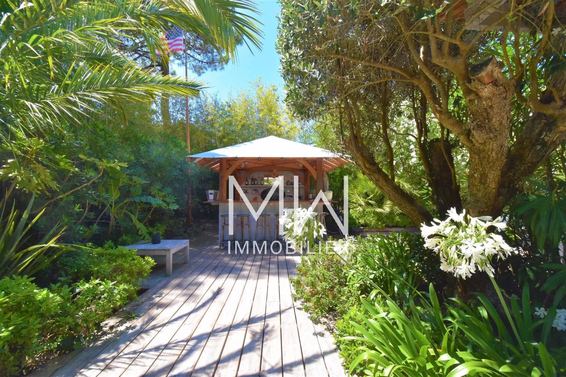 MAGNIFIQUE VILLA DE CHARME – CAP FERRET –