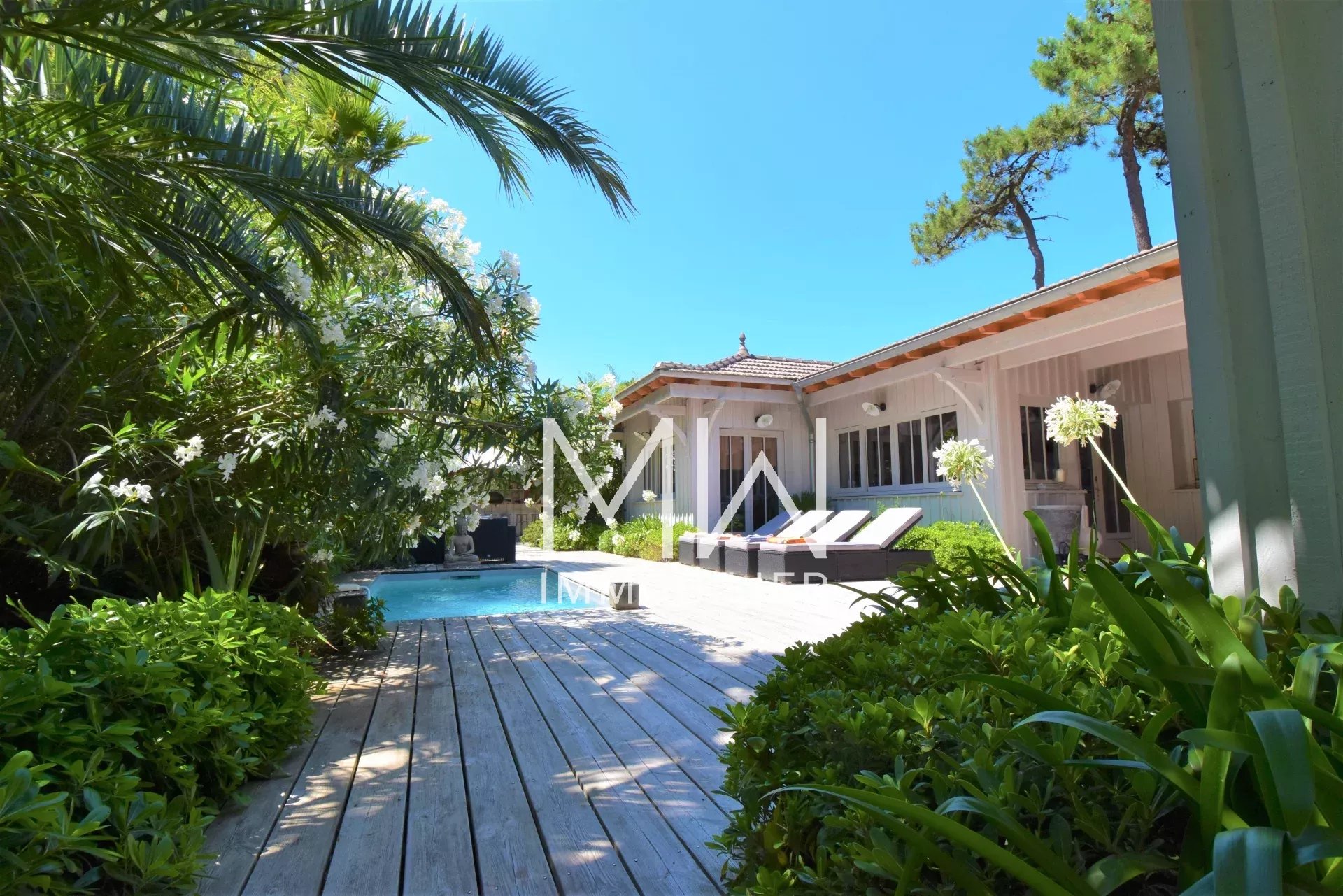 MAGNIFIQUE VILLA DE CHARME – CAP FERRET –